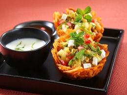 Healthy Chaat Recipe: पोषण से भरपूर लोबिया कई बीमारियों से दिलाता है छुटकारा, हल्की-फुल्की भूख के लिए ऐसे बनाएं लोबिया चाट Healthy Chaat Recipe: पोषण से भरपूर लोबिया कई बीमारियों से दिलाता है छुटकारा, हल्की-फुल्की भूख के लिए ऐसे बनाएं लोबिया चाट