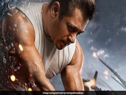 <I>Radhe</I>: Salman Khan Shares New Poster, "<i>Eid Par Hi Aayenge</i>," He Tweets <I>Radhe</I>: Salman Khan Shares New Poster, "<i>Eid Par Hi Aayenge</i>," He Tweets