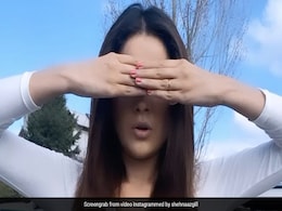 शहनाज गिल 'विलायती शराब' गाने पर पार्किंग में ही करने लगीं डांस, देखें Video शहनाज गिल 'विलायती शराब' गाने पर पार्किंग में ही करने लगीं डांस, देखें Video