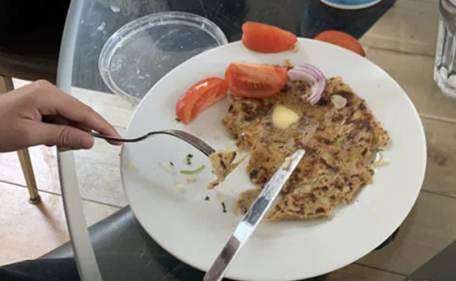 जब बिट्रिश फिल्म डायरेक्टर के बच्चों ने छूरी-कांटे से खाए परांठे, मां ने ऐसे लगाई क्लास