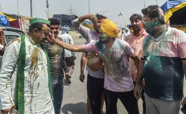 Farmers Celebrate Holi On Protest Sites At Delhi Borders