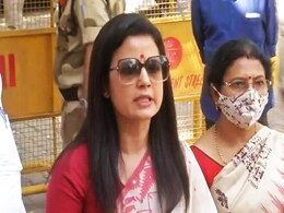 'काली' पर विवाद के बीच महुआ मोइत्रा ने ट्विटर पर पार्टी को किया अनफॉलो 'काली' पर विवाद के बीच महुआ मोइत्रा ने ट्विटर पर पार्टी को किया अनफॉलो