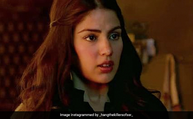 रिया चक्रवर्ती की 'चेहरे' फिल्म में मौजूदगी को लेकर प्रोड्यूसर ने तोड़ी चुप्पी, बोले- मैं इतनी आसानी से दूसरों...