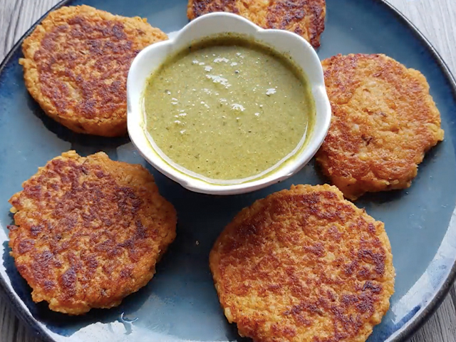 How To Make Moong Dal Kebab | Easy Moong Dal Kebab Recipe Video