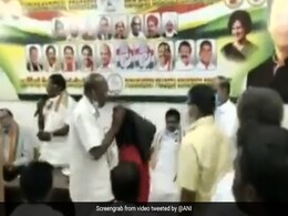 High Drama At Puducherry Congress Meet After Party Leader Waves DMK Flag High Drama At Puducherry Congress Meet After Party Leader Waves DMK Flag