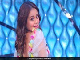 Neha Kakkar ने Holi लुक से मचाया धमाल, सिंगर के अंदाज ने जीता फैंस का दिल...देखें Photos Neha Kakkar ने Holi लुक से मचाया धमाल, सिंगर के अंदाज ने जीता फैंस का दिल...देखें Photos