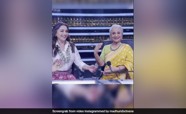 Madhuri Dixit And Waheeda Rehman's Dance Video Gets A Whole Lot Of Love From The Internet
