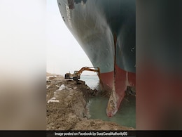 Ship Blocking Suez Canal Moves Slightly, Unclear When It Will Refloat Ship Blocking Suez Canal Moves Slightly, Unclear When It Will Refloat