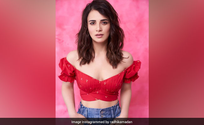 5 Kinds Of Summer Tops You Must Add To Your Collection