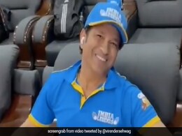 सहवाग ने तेंदुलकर को कहा 'हमारे भगवान जी', फिर युवराज ने लिए मजे, बोले- ये बब्बर शेर हैं...देखें दिलचस्प Video सहवाग ने तेंदुलकर को कहा 'हमारे भगवान जी', फिर युवराज ने लिए मजे, बोले- ये बब्बर शेर हैं...देखें दिलचस्प Video