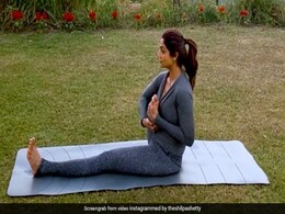 शिल्पा शेट्टी से सीखें कैसे करें दिन की शुरुआत, पहाड़ों के बीच योग करती आईं नजर... देखें Video शिल्पा शेट्टी से सीखें कैसे करें दिन की शुरुआत, पहाड़ों के बीच योग करती आईं नजर... देखें Video