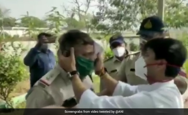 On Camera, BJP MP Jyotiraditya Scindia Helps Injured Policeman On Road
