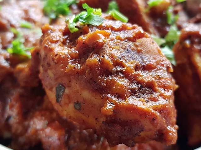 How To Make Kohlapuri Chicken | Easy Kohlapuri Chicken Recipe Video