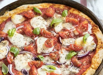 Craving Pizza? Try This Instant Papad Pizza Recipe Craving Pizza? Try This Instant Papad Pizza Recipe