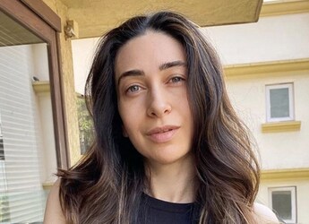 Karisma Kapoor's Yummy Bowl Of Aamras Is Just What You Need In This Weather