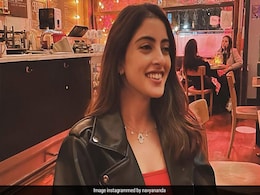 Can You Decode Navya Naveli's Caption For Pic From New York Cafe? Shanaya Kapoor Did Can You Decode Navya Naveli's Caption For Pic From New York Cafe? Shanaya Kapoor Did