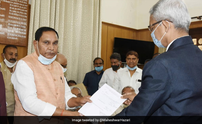 JDU's Maheshwar Hazari Elected Bihar Deputy Speaker Amid Assembly Boycott