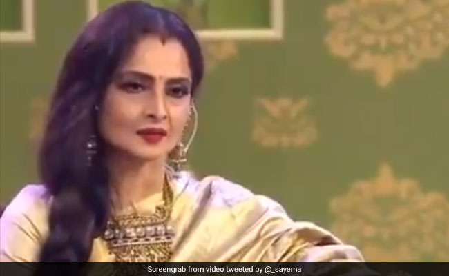 Trending: Rekha Singing <i>Rang Barse</i> In This Throwback Video Is The Perfect Holi Gift