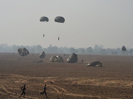 South Korean Defence Minister Witnesses Exercise By Indian Army Paratroopers South Korean Defence Minister Witnesses Exercise By Indian Army Paratroopers