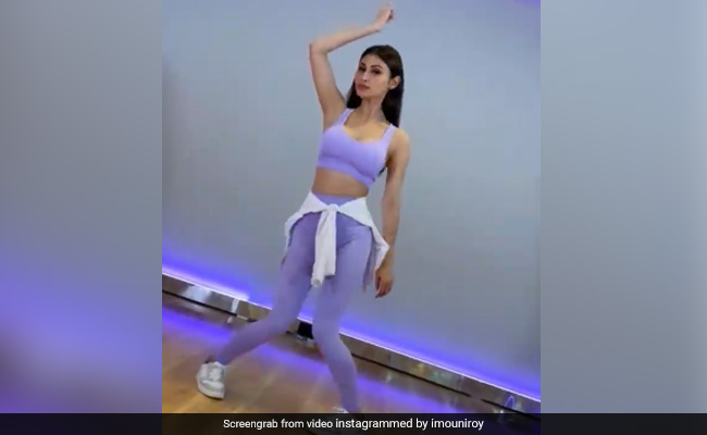 Mouni Roy ने 'पतली कमरिया' सॉन्ग पर किया ऐसा डांस, Video देख तारीफ करते नहीं थक रहे फैंस