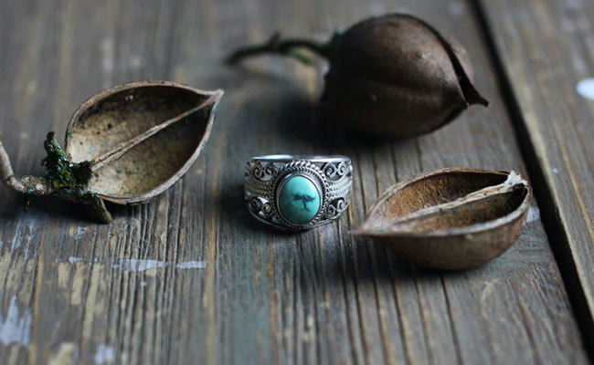 5 Easy Tips To Keep Your Silver Jewellery Sparkling Always