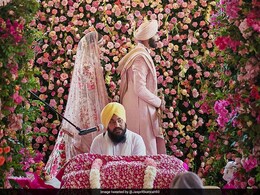 Jasprit Bumrah Marries Sanjana Ganesan; Teammates, Others Wish Couple Jasprit Bumrah Marries Sanjana Ganesan; Teammates, Others Wish Couple