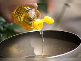 कहीं आप भी तो नहीं खा रहे नकली सरसों का तेल, असली है या नकली इन 4 टिप्स से करें पहचान कहीं आप भी तो नहीं खा रहे नकली सरसों का तेल, असली है या नकली इन 4 टिप्स से करें पहचान