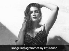 कृति सेनन को गर्मियों की दस्तक के साथ ही याद आया Beach, फोटो शेयर कर बोलीं- जरूरत है तो कॉकटेल और...