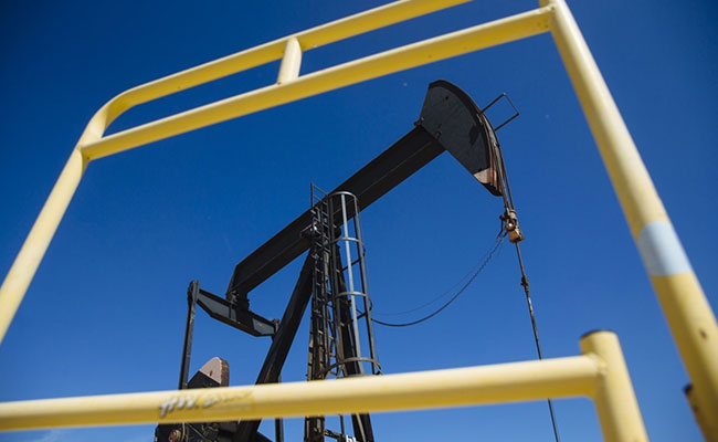 Oil Climbs Nearly 2% As Travel Seen Rising