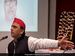 अखिलेश यादव का मोदी सरकार पर तंज- अहंकार ने दिल्ली के शासकों को अंधा और बहरा बना दिया अखिलेश यादव का मोदी सरकार पर तंज- अहंकार ने दिल्ली के शासकों को अंधा और बहरा बना दिया