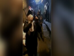 दिल्ली में बदमाशों के हौसले बुलंद, रंगदारी वसूलने के लिए ताबड़तोड़ फायरिंग की दिल्ली में बदमाशों के हौसले बुलंद, रंगदारी वसूलने के लिए ताबड़तोड़ फायरिंग की