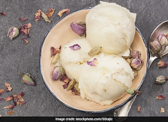 Watch: No Cream, No Condensed Milk, Here's The Easiest Vanilla Ice-Cream Recipe To Try At Home Watch: No Cream, No Condensed Milk, Here's The Easiest Vanilla Ice-Cream Recipe To Try At Home