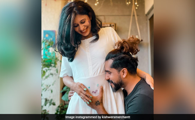 ICYMI: Mom-To-Be Kishwer Merchantt Had The "Bestest Holi Ever" - At Least Someone Did