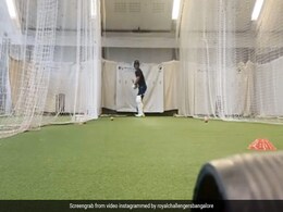 AB De Villiers ने जड़ा ताबड़तोड़ शॉट, टूटकर चकनाचूर हुआ आईफोन, RCB ने दिया ऐसा रिएक्शन - देखें Video AB De Villiers ने जड़ा ताबड़तोड़ शॉट, टूटकर चकनाचूर हुआ आईफोन, RCB ने दिया ऐसा रिएक्शन - देखें Video