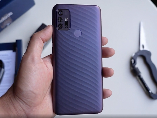 Moto G10 Power Unboxing: Huge 6,000mAh Battery, Quad Rear Cameras