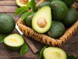 Brown Avocado Safe To Eat: अगर एवोकाडो ब्राउन हो जाए तो क्या खाना ठीक है? क्यों काटते ही ब्राउन हो जाता है एवोकाडो? Brown Avocado Safe To Eat: अगर एवोकाडो ब्राउन हो जाए तो क्या खाना ठीक है? क्यों काटते ही ब्राउन हो जाता है एवोकाडो?