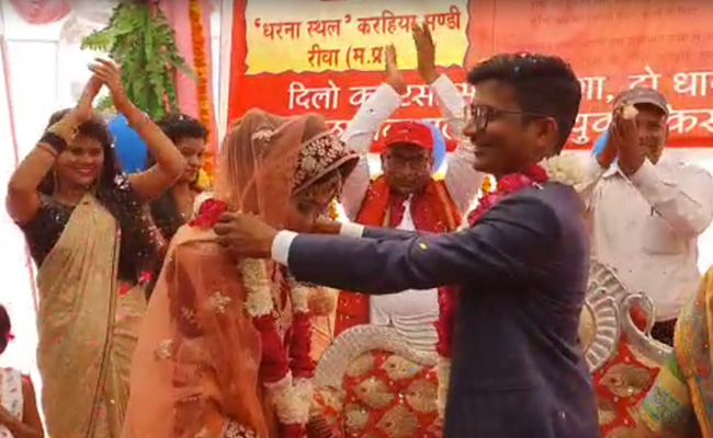 In A Message To Centre, Marriage At Madhya Pradesh Farmers' Protest Site