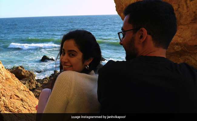 Janhvi Kapoor Is Holidaying In California And She's Not Alone