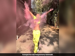 Nia Sharma ने होली पर खूब मचाया हुड़दंग, कभी फेंका गुलाल तो कभी चलाई कलर गन- देखें Video Nia Sharma ने होली पर खूब मचाया हुड़दंग, कभी फेंका गुलाल तो कभी चलाई कलर गन- देखें Video