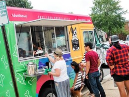 Food 'Pup'-Up! This US Food Truck Is Serving Organic Treats For Dogs Only Food 'Pup'-Up! This US Food Truck Is Serving Organic Treats For Dogs Only