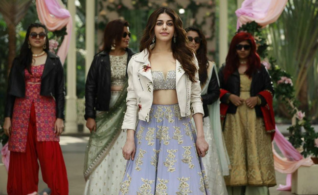 Alaya बनीं मॉडर्न दुल्हन निकलीं रोमांचक सफर पर, देखें Video