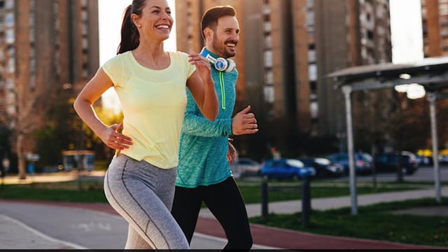 This mornign routine includes only 5 exercises that can be done without equipment
