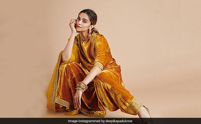 Holi Greetings From Deepika Padukone, Hrithik Roshan And Other Stars