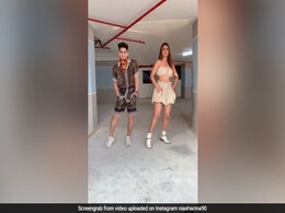 टीवी की नागिन निया शर्मा ने दोस्त के साथ इंग्लिश गाने पर किया जमकर डांस, देखें Video टीवी की नागिन निया शर्मा ने दोस्त के साथ इंग्लिश गाने पर किया जमकर डांस, देखें Video