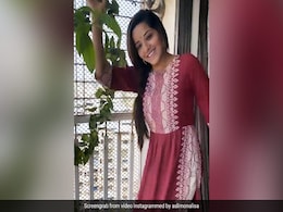 मोनालिसा ने इमरान हाशमी के सॉन्ग 'लुट गए' पर यूं किया डांस, खूब वायरल हो रहा Video मोनालिसा ने इमरान हाशमी के सॉन्ग 'लुट गए' पर यूं किया डांस, खूब वायरल हो रहा Video