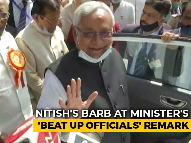 Nitish Kumar's Barb At Union Minister Over His "Beat Up Officials" Remark