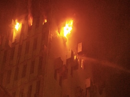 दमकल और पुलिसकर्मी समेत 7 लोग कोलकाता अग्निकांड में मारे गए, ममता बनर्जी मौके पर पहुंचीं दमकल और पुलिसकर्मी समेत 7 लोग कोलकाता अग्निकांड में मारे गए, ममता बनर्जी मौके पर पहुंचीं