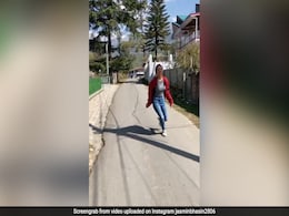 Jasmin Bhasin कश्मीर की सड़कों पर झूमती आईं नजर, बोलीं - काफी समय बाद मैंने... Jasmin Bhasin कश्मीर की सड़कों पर झूमती आईं नजर, बोलीं - काफी समय बाद मैंने...