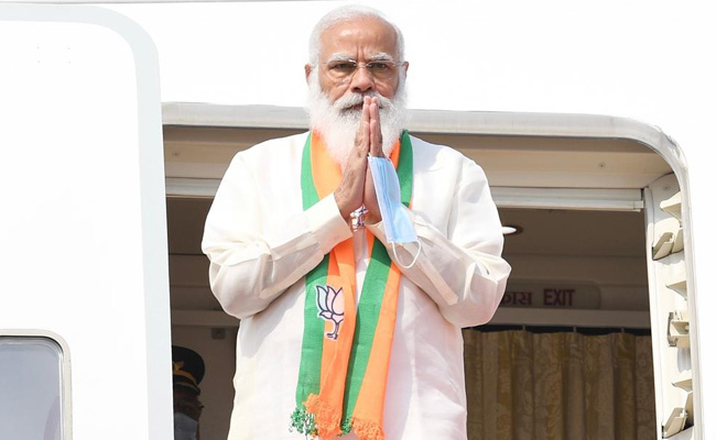 PM Modi Arrives At Massive Kolkata Rally As Mithun Chakraborty Joins BJP