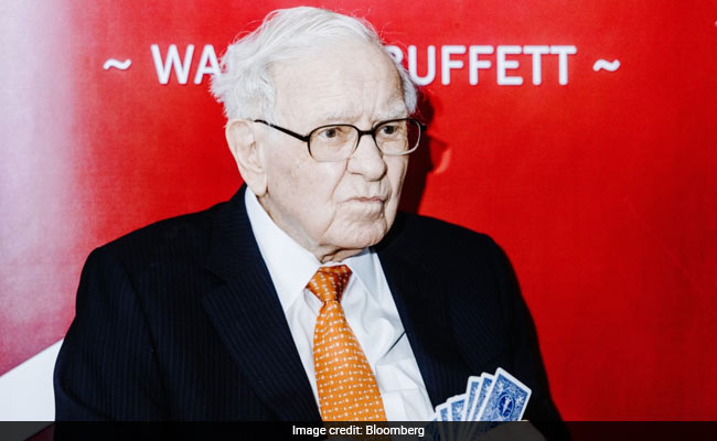 Warren Buffett's 'Tone Deaf' Annual Letter Skirts Controversies